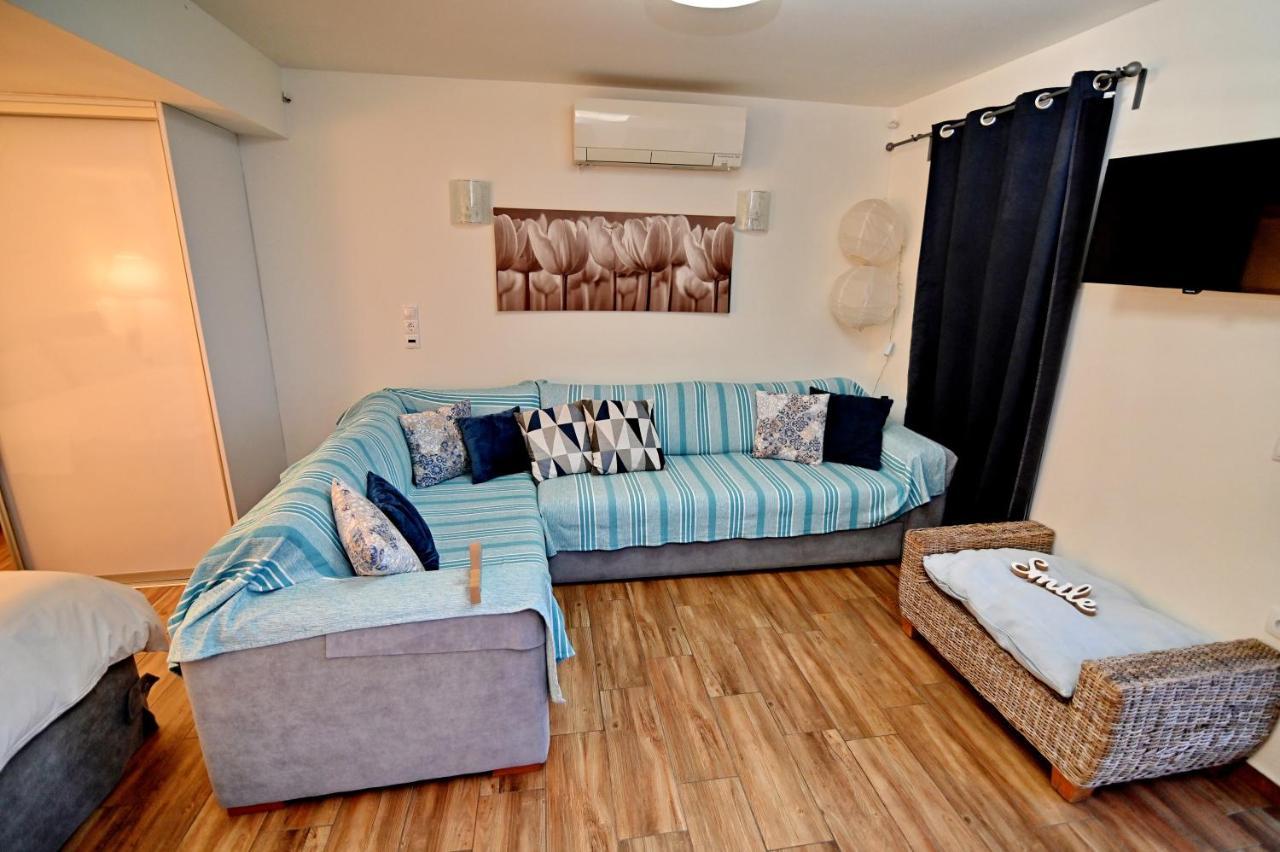 Kalamata Suites Bagian luar foto