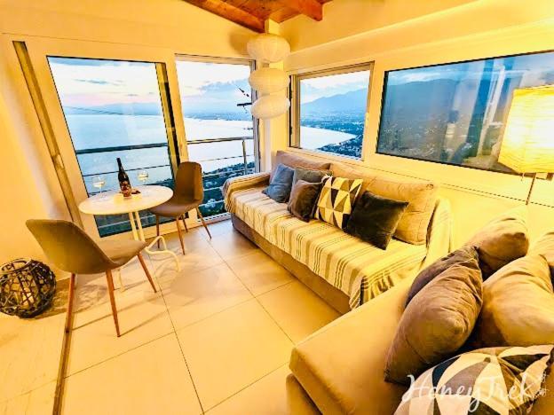 Kalamata Suites Bagian luar foto