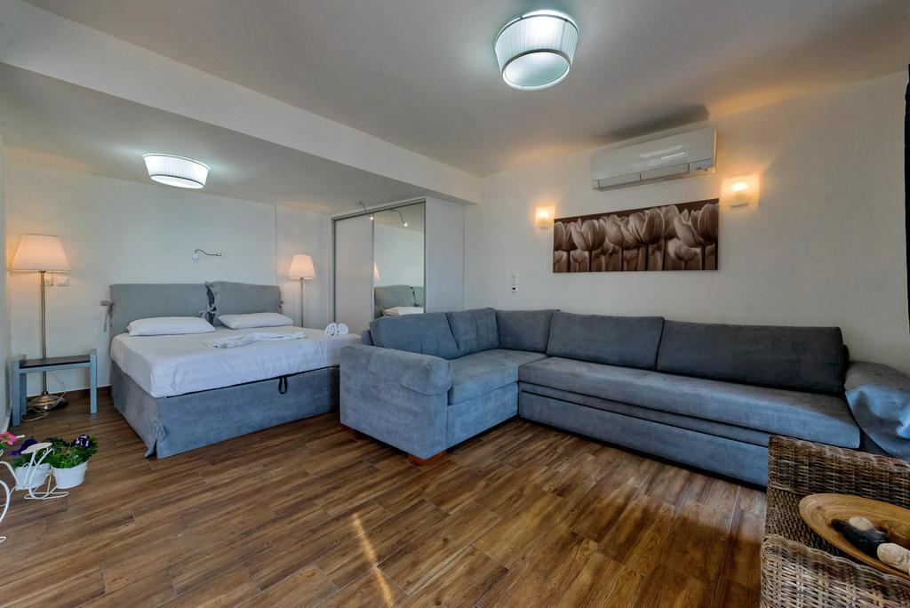 Kalamata Suites Bagian luar foto
