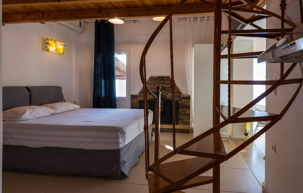 Kalamata Suites Bagian luar foto