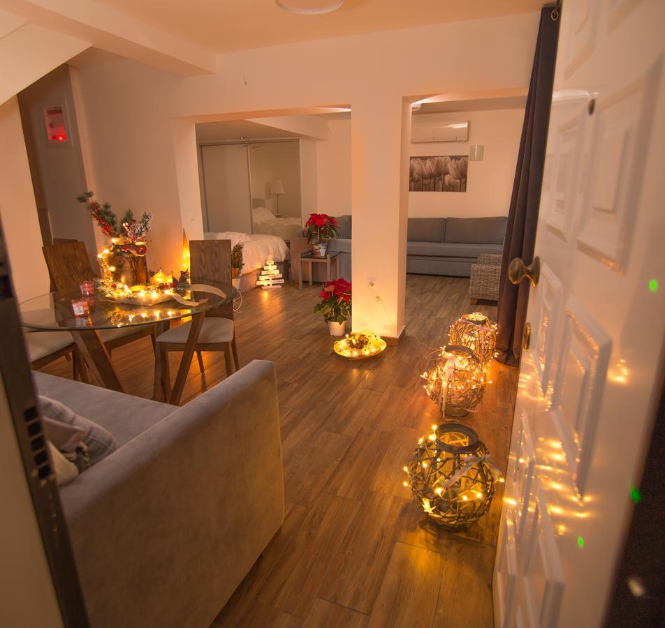 Kalamata Suites Bagian luar foto